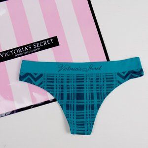nwt VS no show seamless thong plaid checkered logo